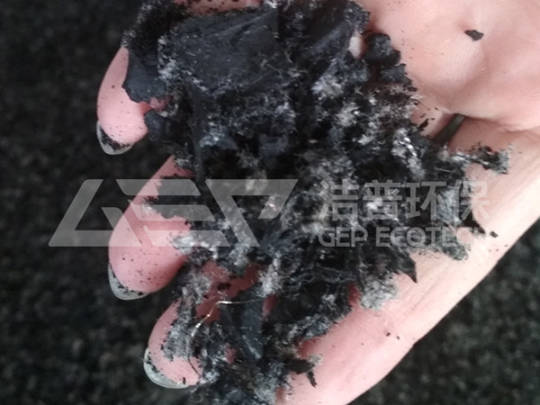 廢舊輪胎粉碎機多少錢，附廢舊輪胎粉碎機生產線工藝